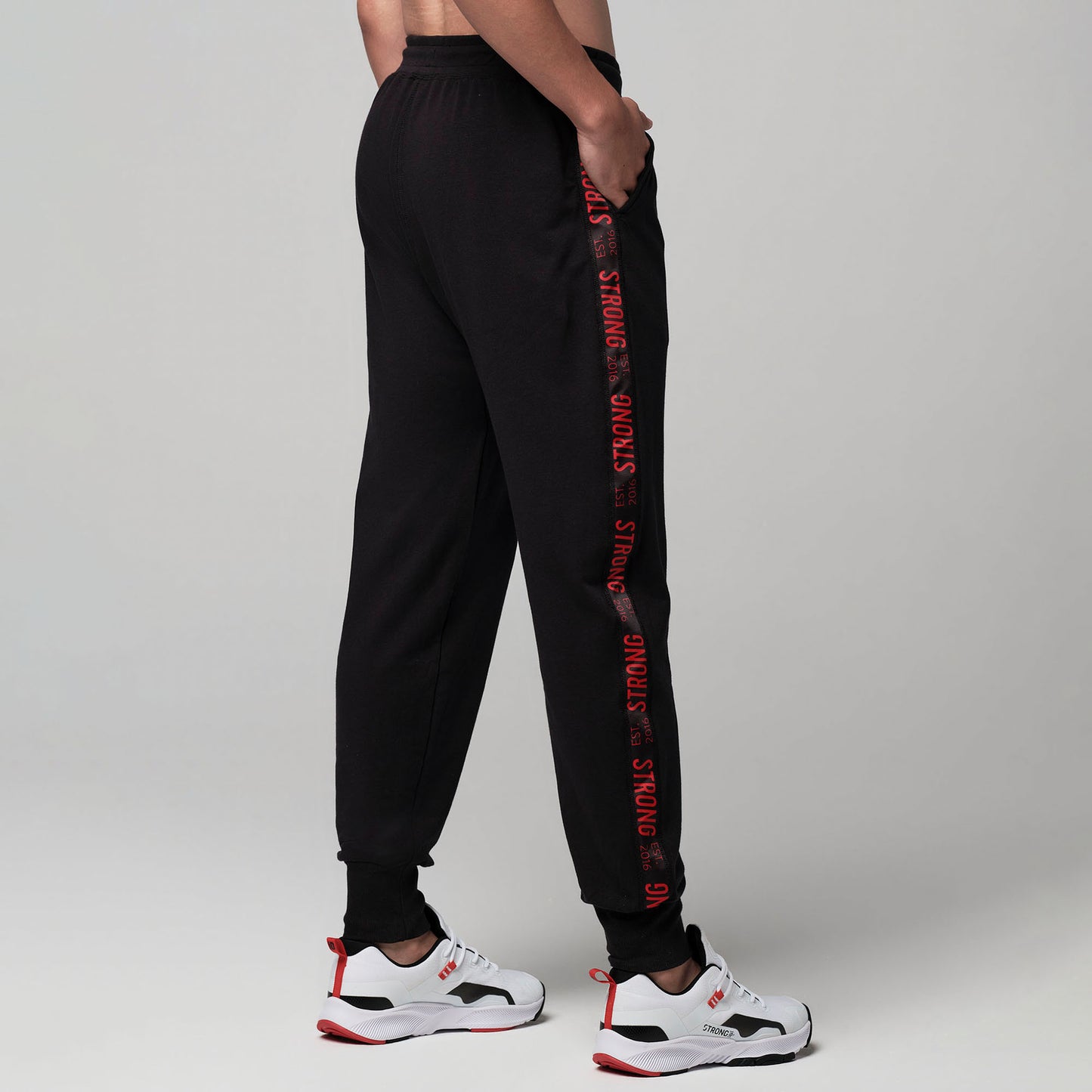 STRONG iD'2024 Jogger Sweatpants