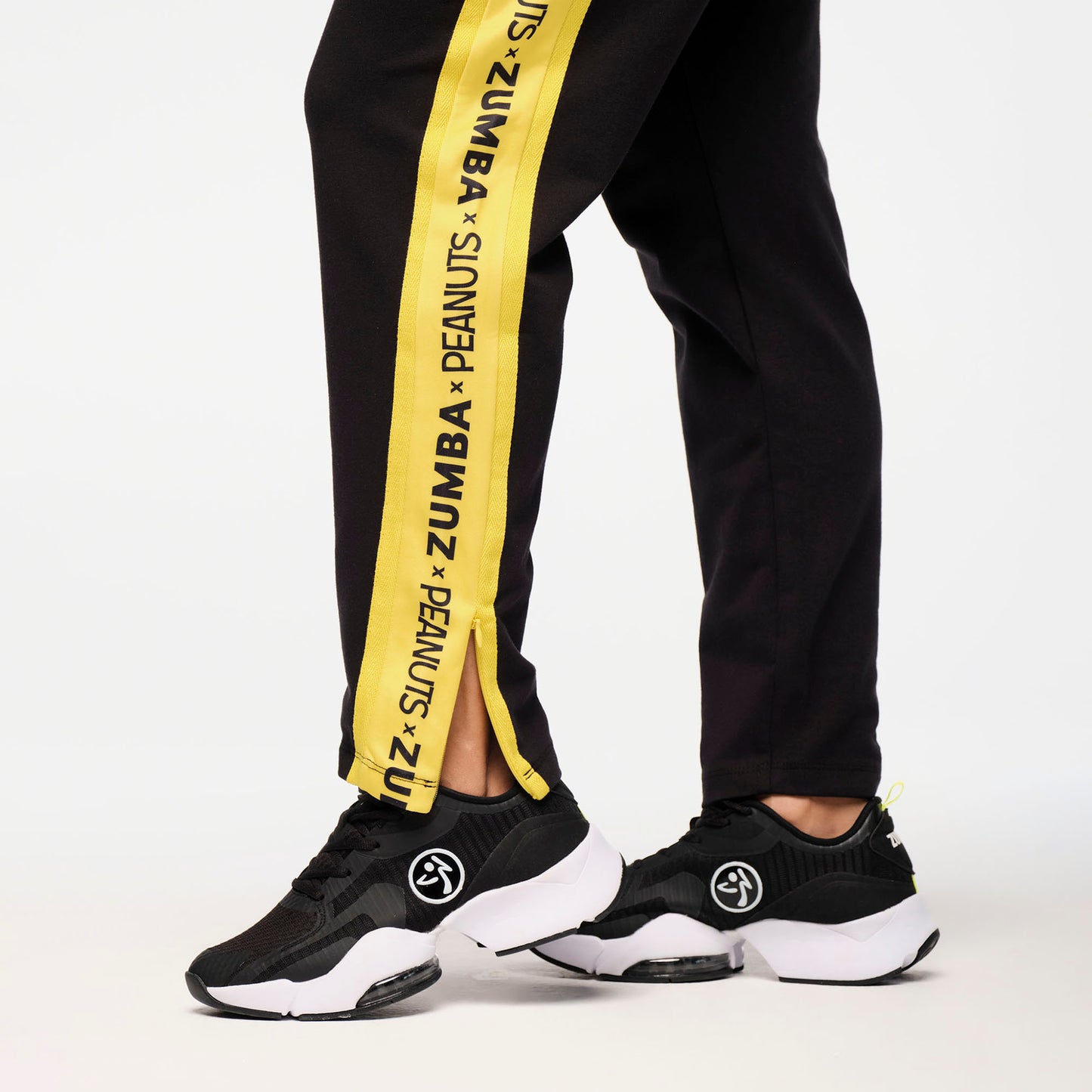 Zumba® X Peanuts™ Men's Knit Jogger With Side Inserts